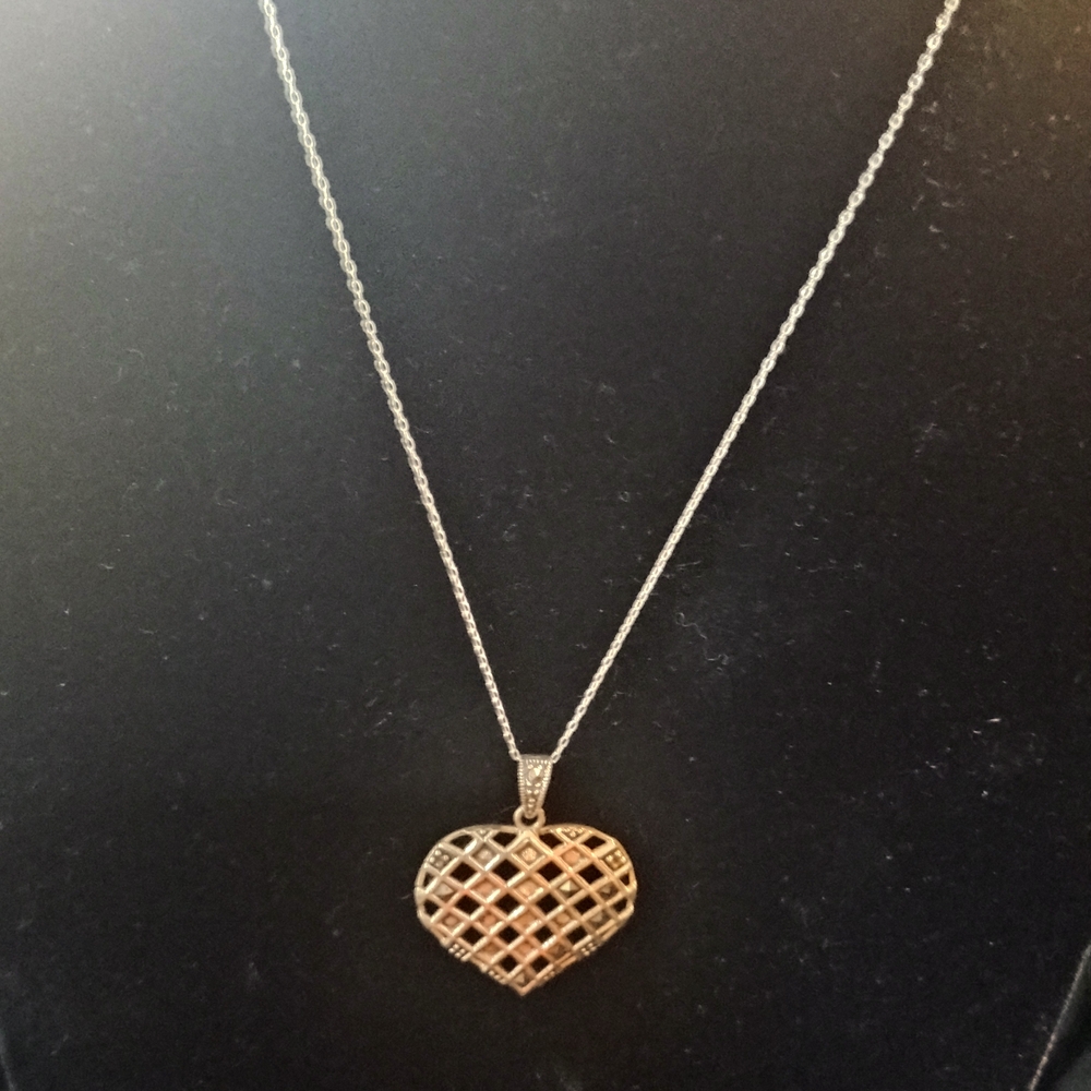 Elegant Silver Heart Pendant Necklace